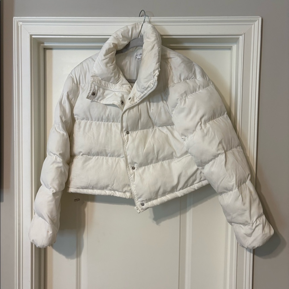 Women’s white puffer jacket